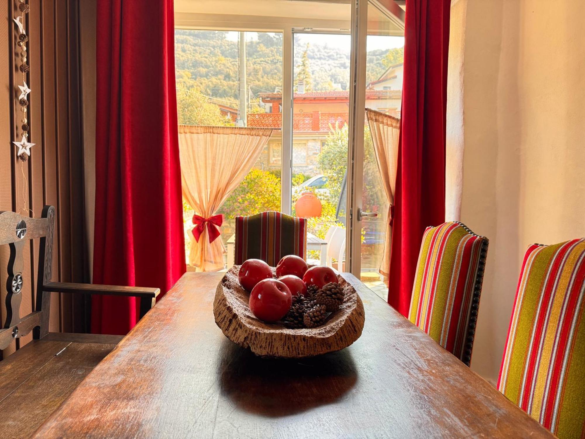 Villa Casa Bisou Italia Wifi Et Parking Free Privato à Diano San Pietro Extérieur photo