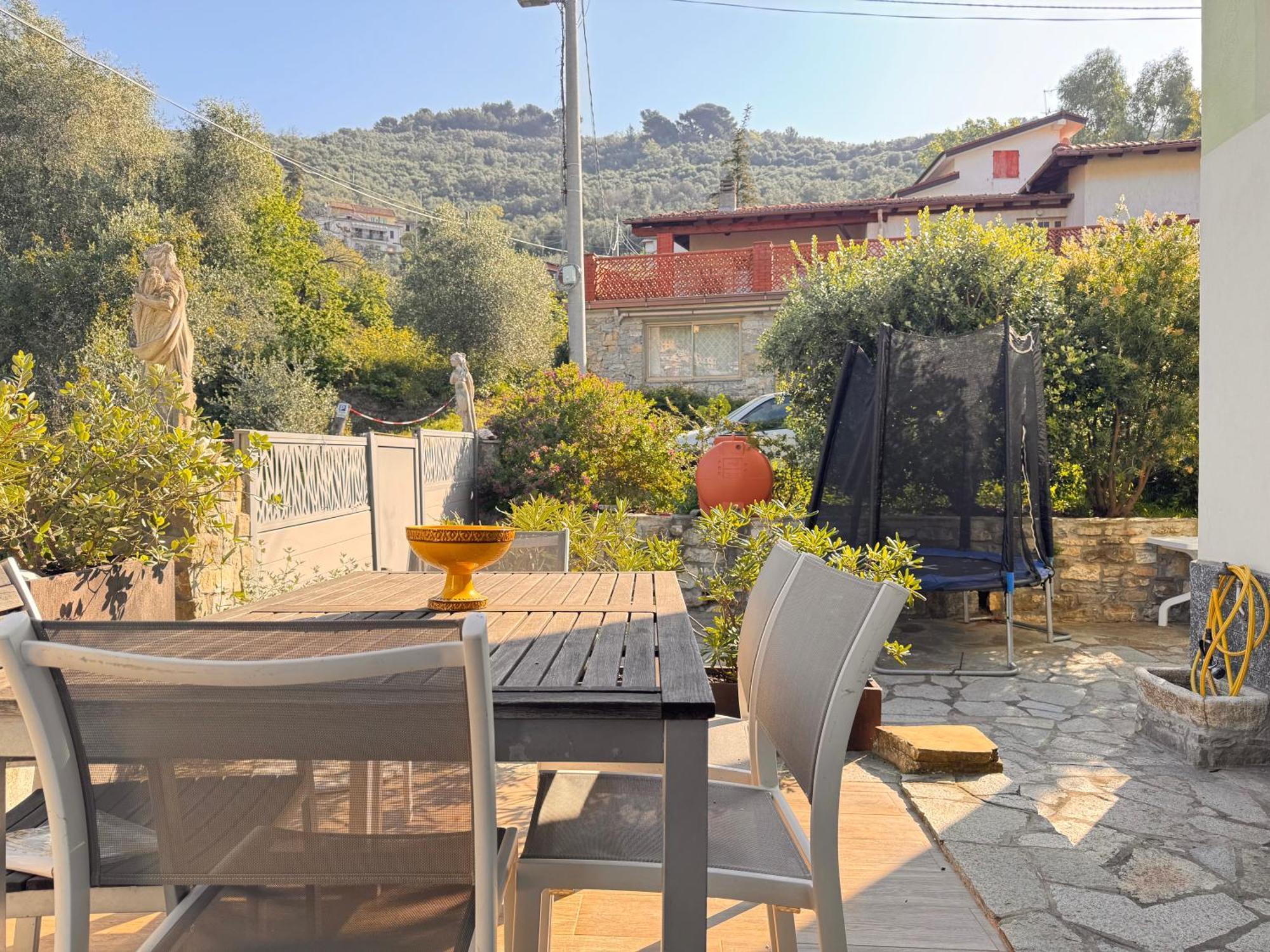 Villa Casa Bisou Italia Wifi Et Parking Free Privato à Diano San Pietro Extérieur photo