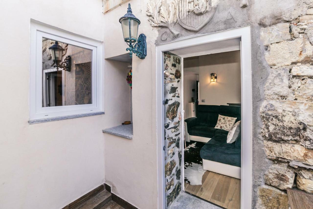Villa Casa Bisou Italia Wifi Et Parking Free Privato à Diano San Pietro Extérieur photo